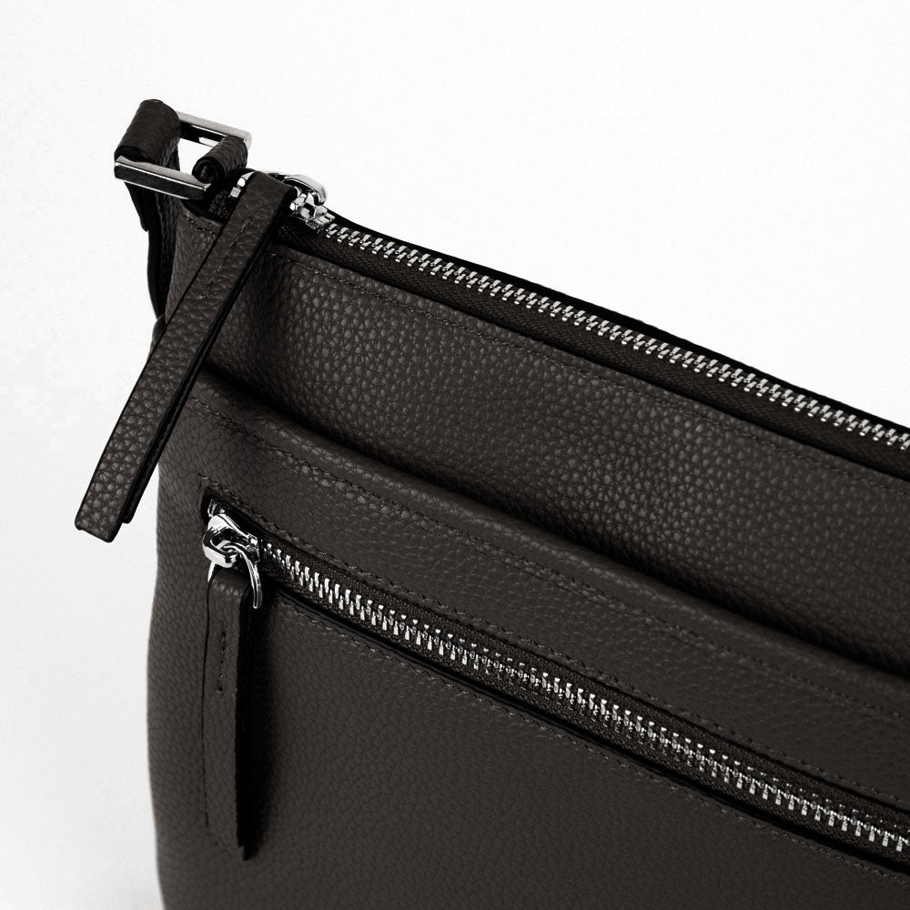 Tracker Premium Leather RFID N/S Crossbody