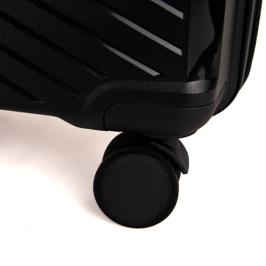 Tracker Dynamo DLX Carry-on