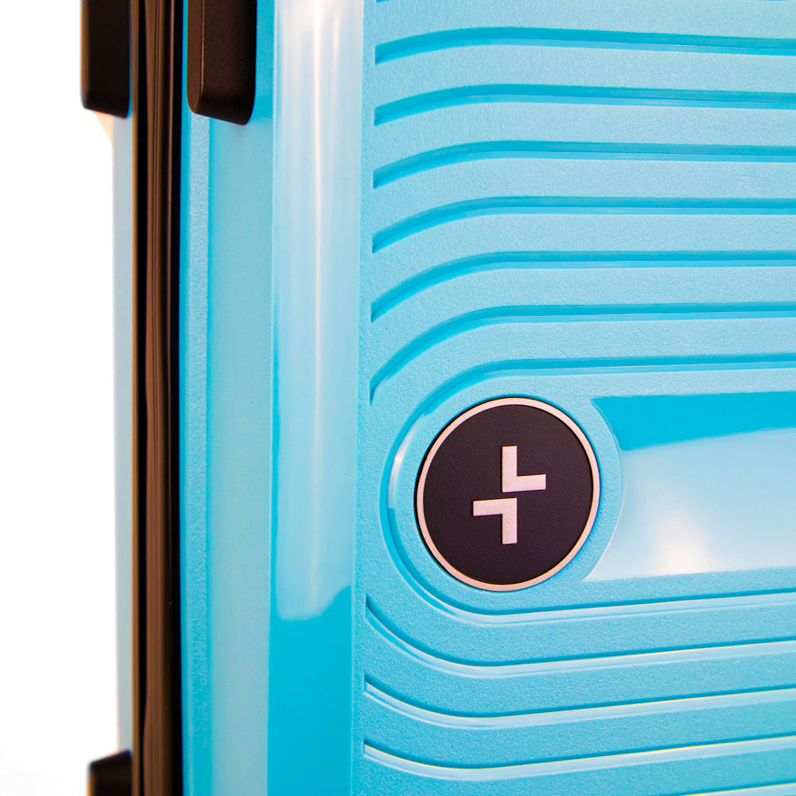 Tracker Dynamo DLX Carry-on