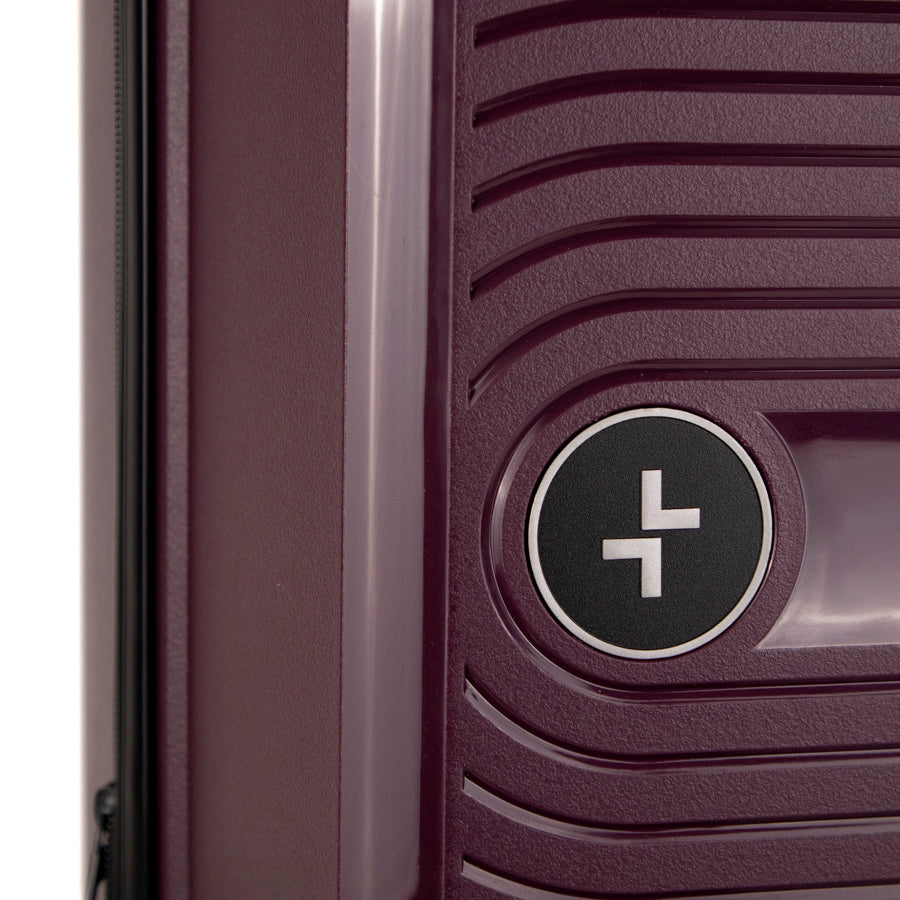 Tracker Dynamo DLX Carry-on